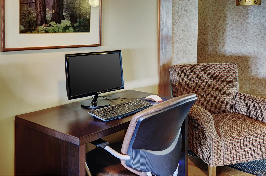 Lakeview Inns & Suites - Brandon Exteriör bild