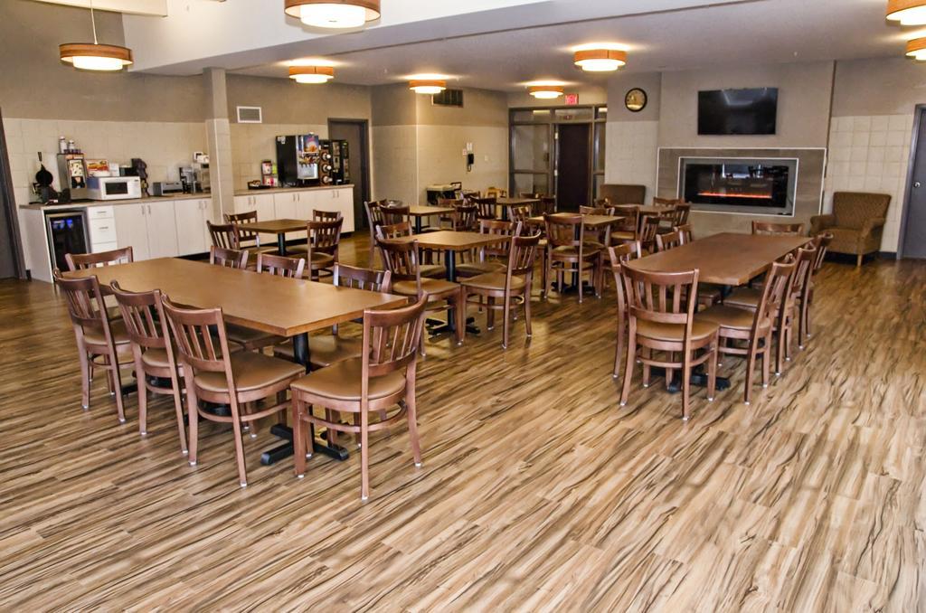 Lakeview Inns & Suites - Brandon Exteriör bild